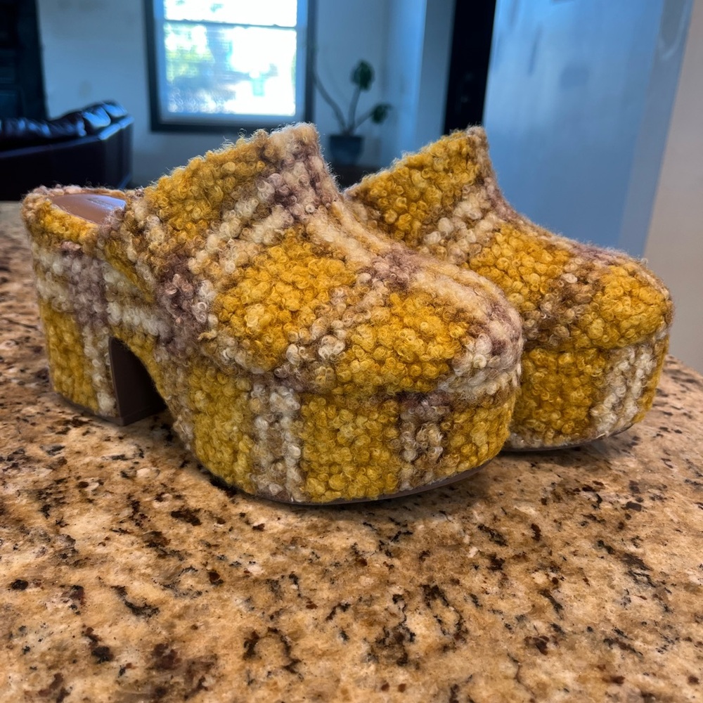 Larroudé Dijon Shearling Platform Clog Mules – Plaid Bouclé – New / Unworn - 7.5